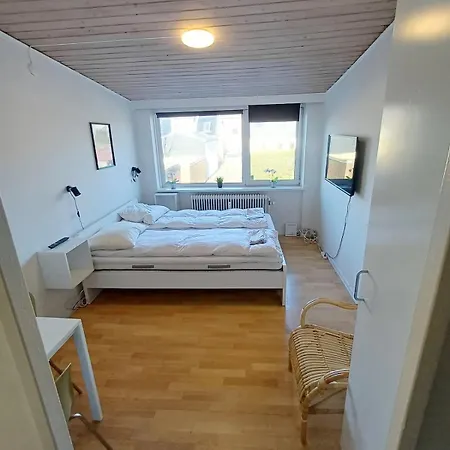 Double 6 With Free Parking Apartment Norresundby