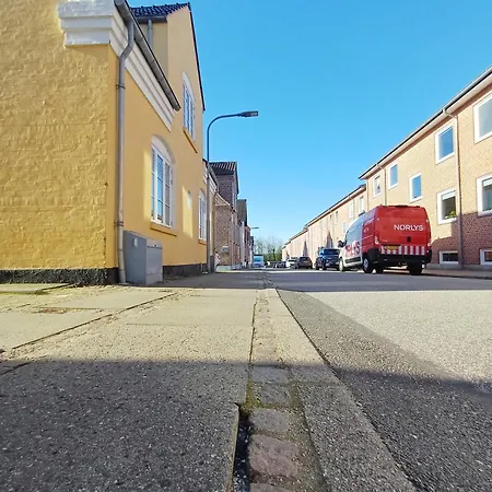 Double 6 With Free Parking アパート Nørresundby